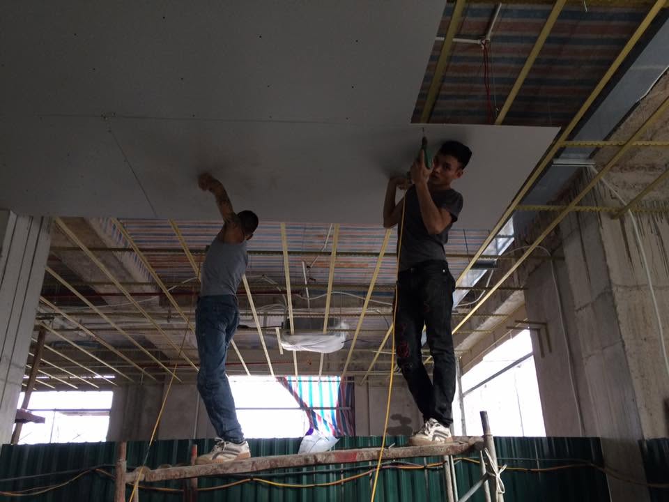 Lắp tấm trần thạch cao phẳng